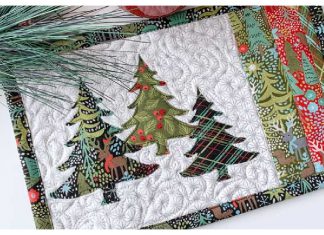 Simple Christmas Mug Rug Free Sewing Pattern